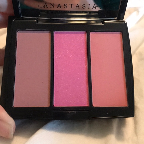 anastasia beverly hills pool party blush